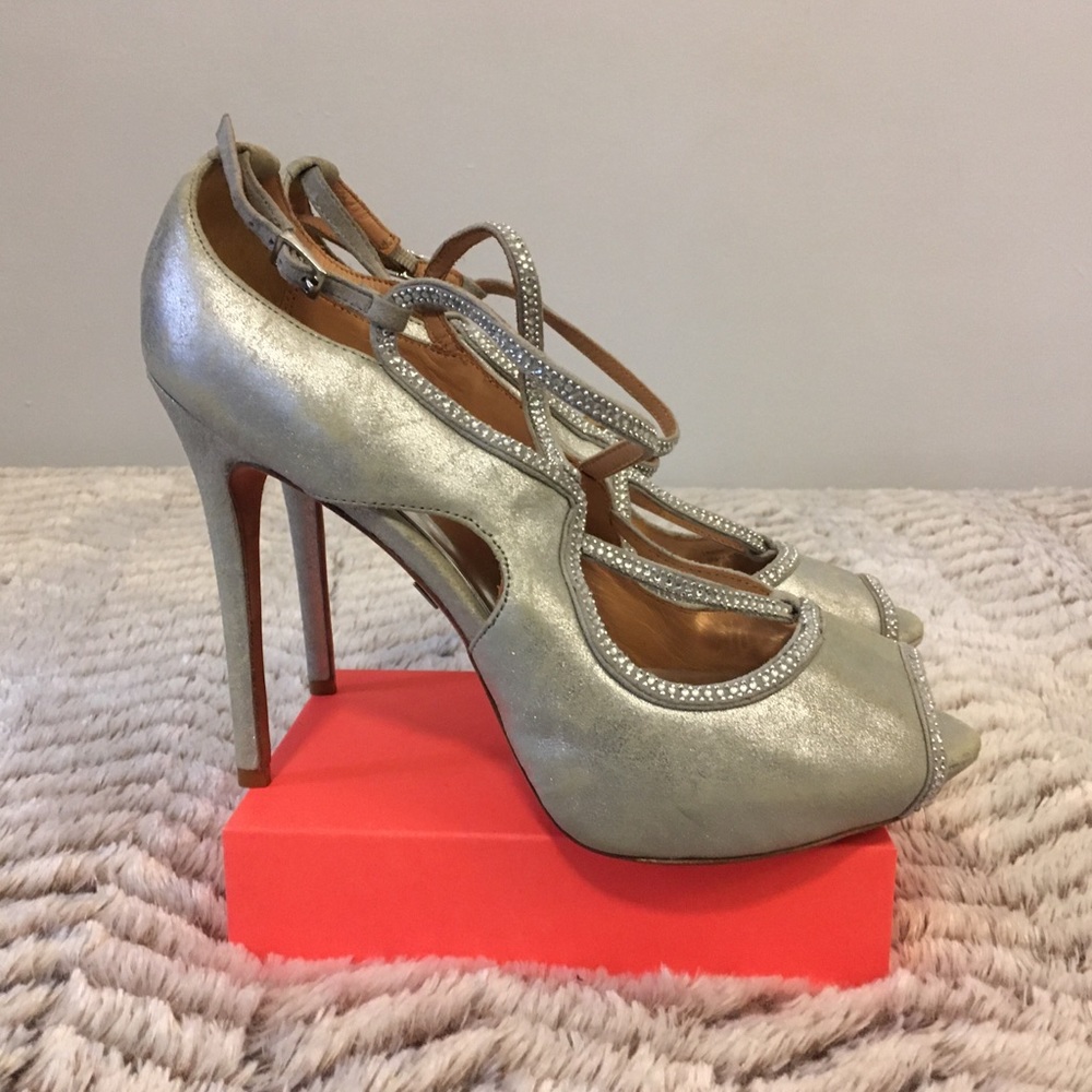 💕Badgley Mischka Silver Jeweled Strappy Platforms